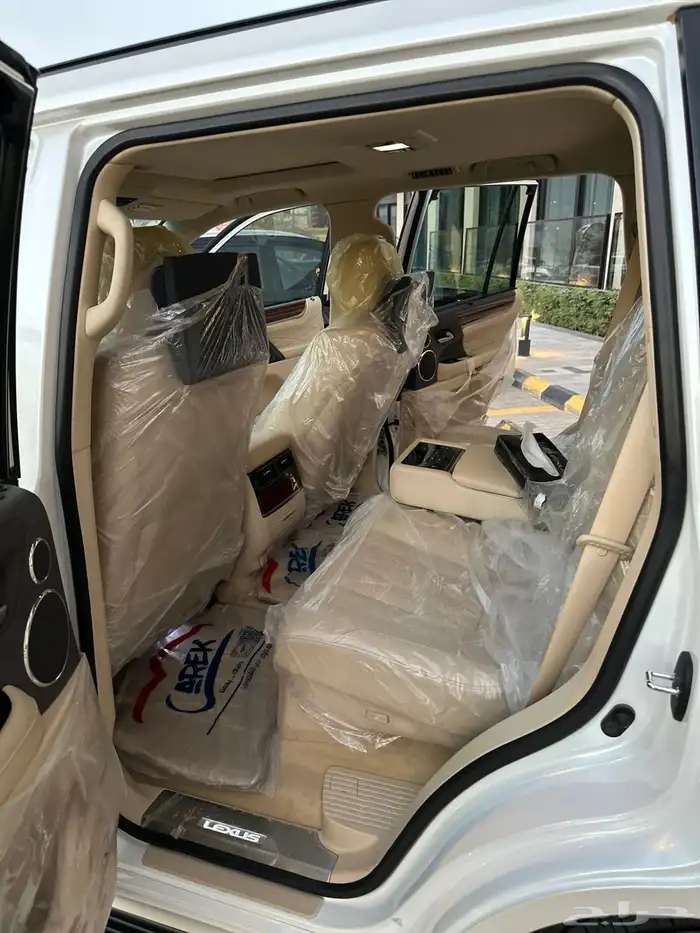 2020 جيب لكزس بلاك اديشن LX 570 شبه الوكالة نظيف جدا 9