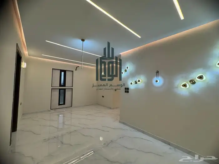 للبيع فيلا 3 ادوار منفصلة بحي الرحمانيه 10