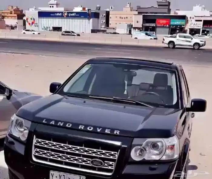 لاند روفر 2010 ابي متخصص كويس مره في تصليحها او لللبيع. 0