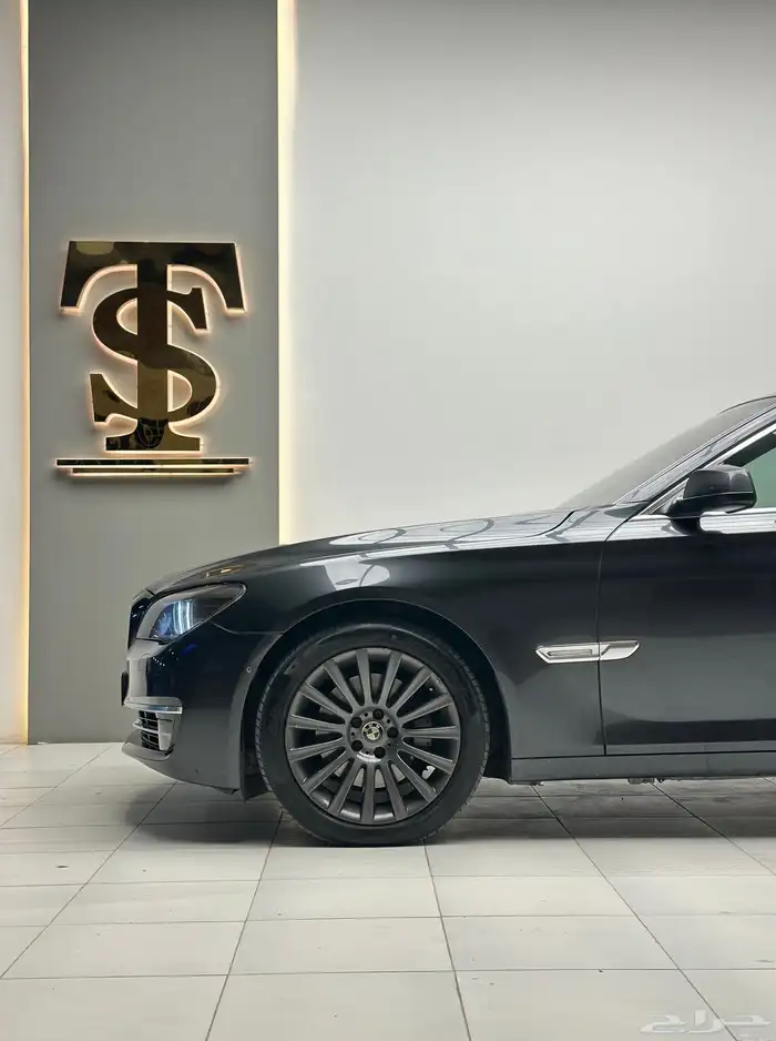 بي ام دبليو 2009 ( 740Li ) 0