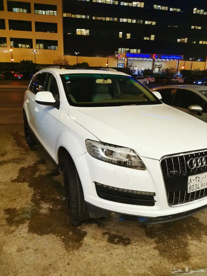 Audi Q7 2010 1