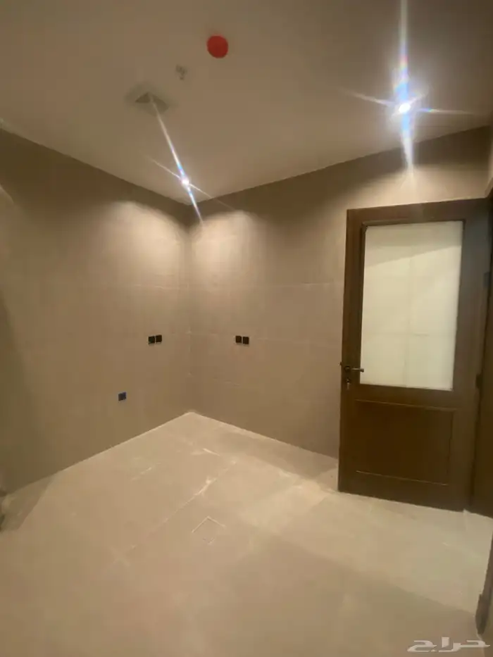 شقة للبيع جديدة مع مكيفات ب 480 4