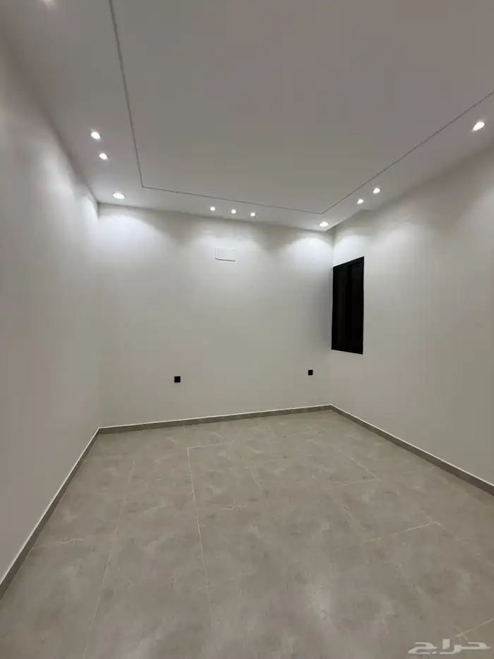 للبيع شقق أرضيه وعلويه بحى الضيافه طريق ابها الخميس 20