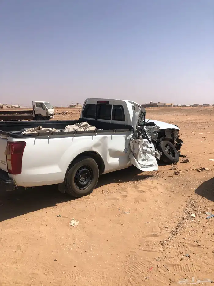 ايسوزو للبيع مصدوم موديل 22 ديزل خمس شنكار 4