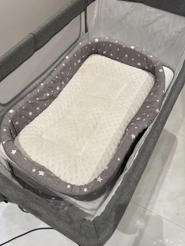 سرير اطفال جديد من سنتربوينت تم تركيبه فقط ولم استخدمه 1