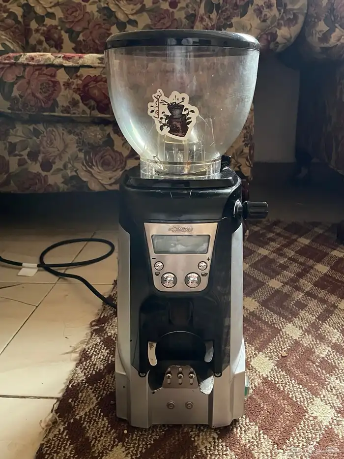 للبيع  طاحونة لاشامبالي (La Cimbali) إيطالية أصلية 7
