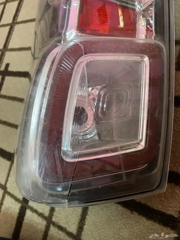 الصطب ديماكس اصلي نضيفه جداوفيها كسر بصيط جدا 3