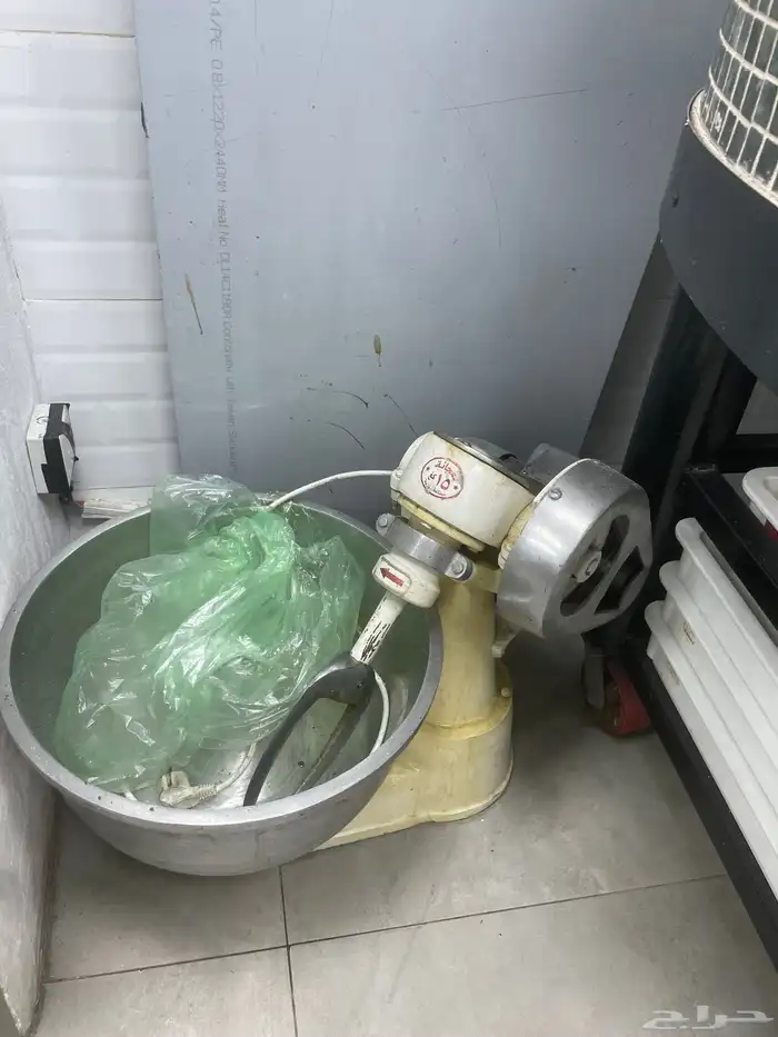 فرن بيتزاء نابلوي مع اغراض مطعم 5
