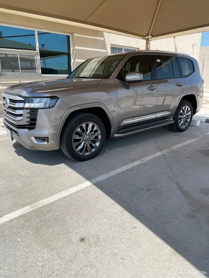 لاندكروزر 2025 GXR4 فل سعودي وكاله 1