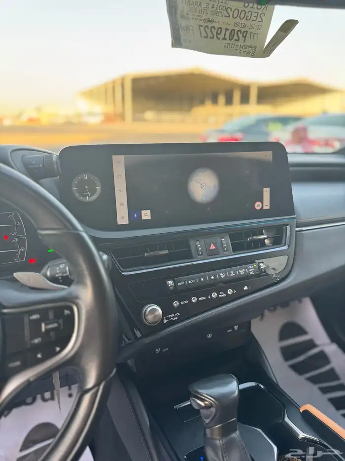 للبيع لكزس CC 2023 - ES350 - بحالة الوكاله 10