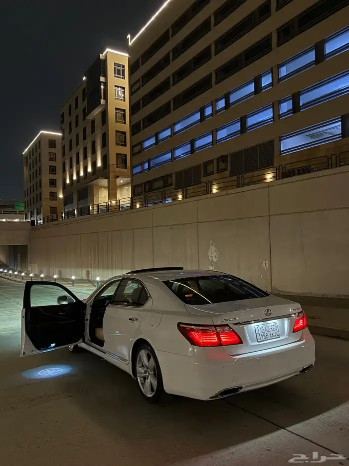 لكزس LS460 L 2012 ( سعودي ) 38