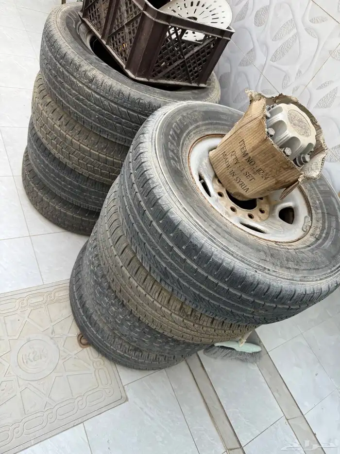 4 جنوط مع اربع اكواب جمس 1