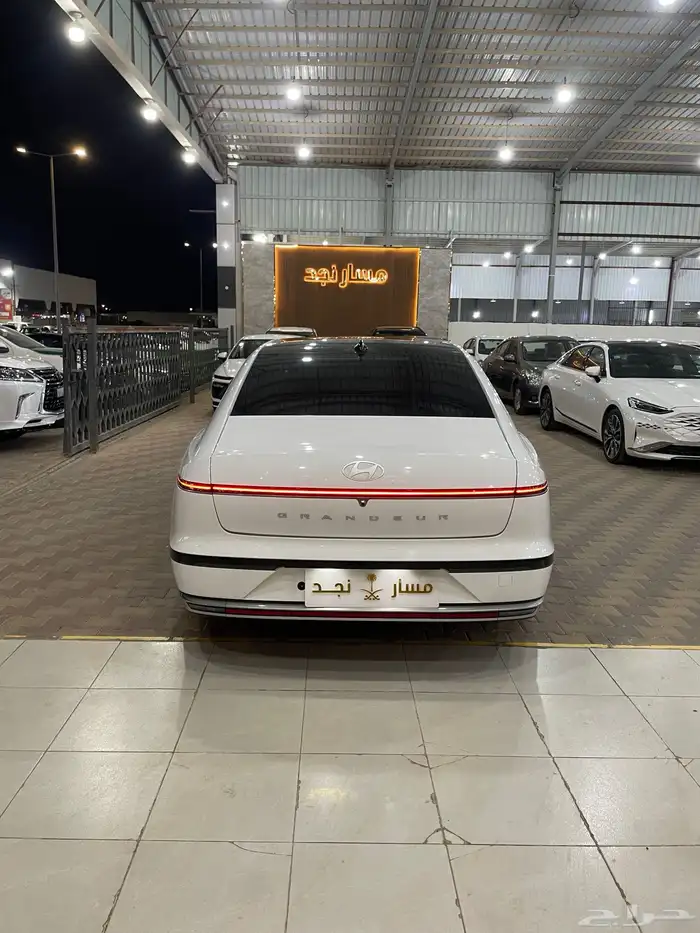 ازيرا موديل 2023 فل كامل 6