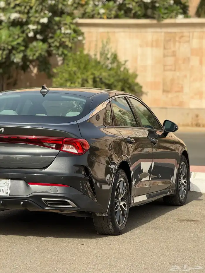 كيا K5 موديل 2023 ماكينة كبير ومطور البيع 64000 الف 5