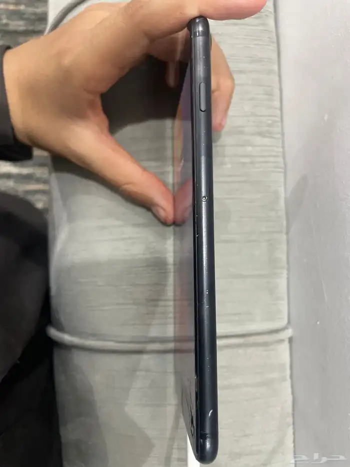 البيع ايفون سبعة iPhone 7 جوال مضيف معاي سنتين 32 جيجا 1