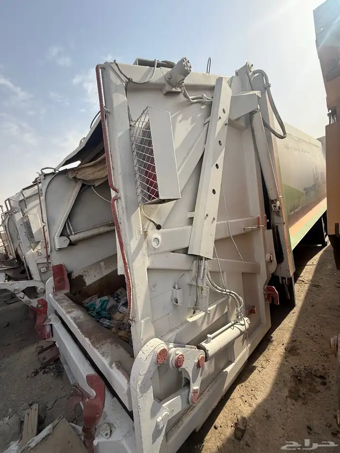 ضاغط نفايات 32 ياردة 7