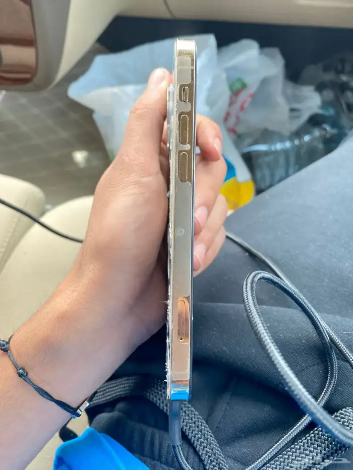 ايفون 12 برو ذهبي 4
