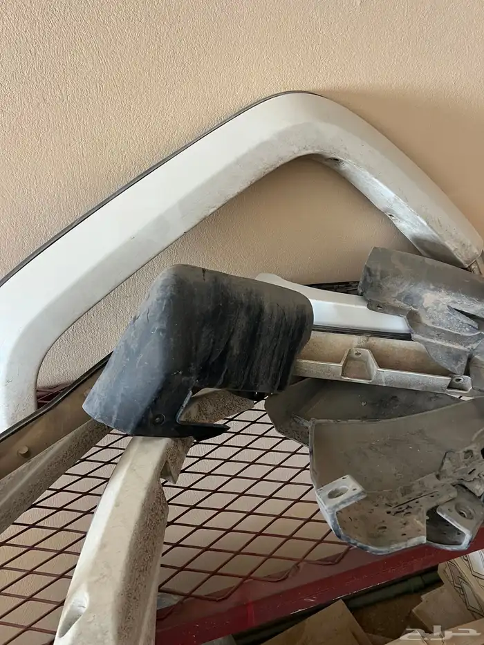 رفارف جيب ربع نظاف شرط اربعه مع النسافات مع صدام بارز 1