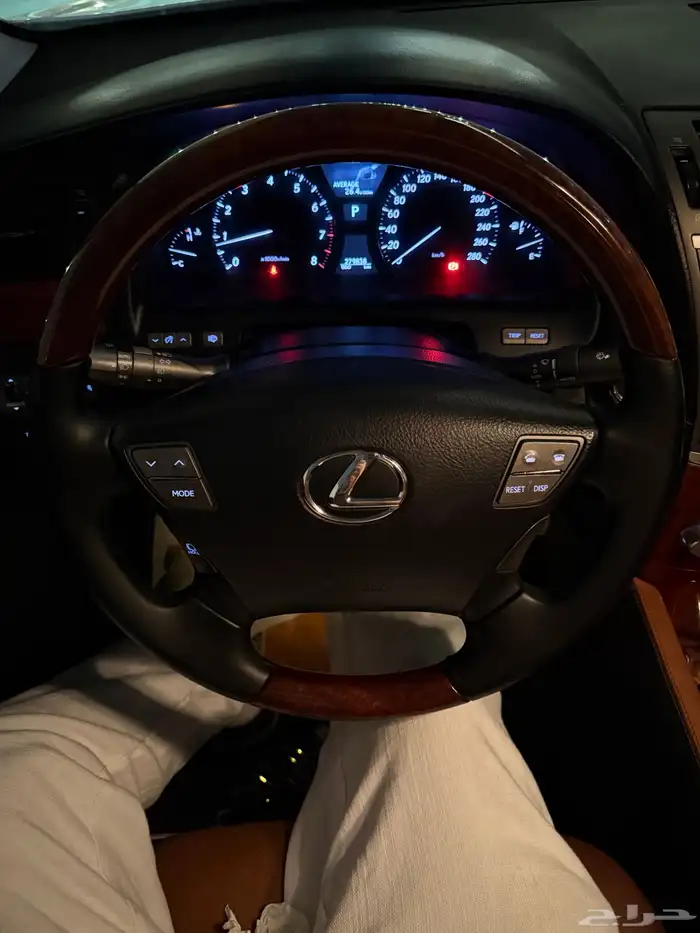 لكزس LS460 L 2012 ( سعودي ) 43