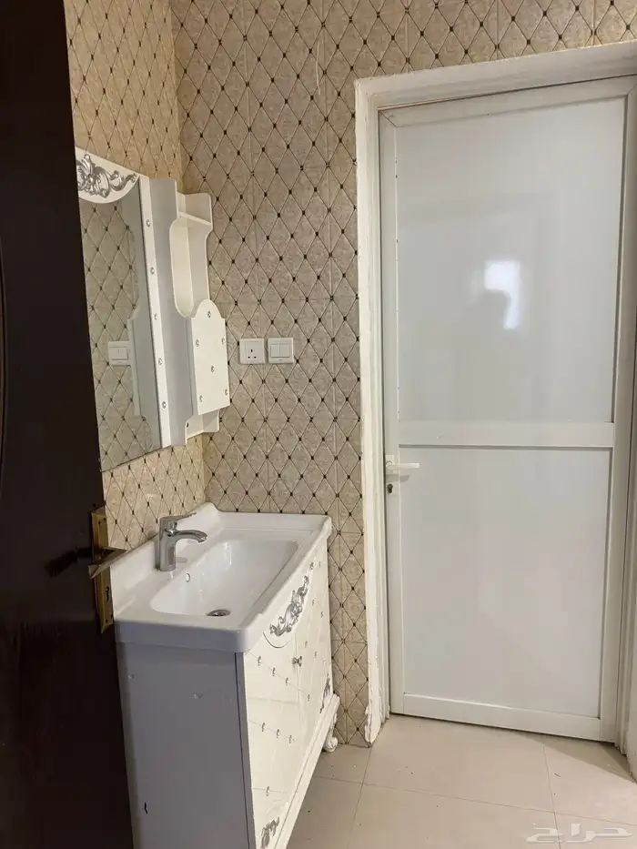 للبيع استراحة 4