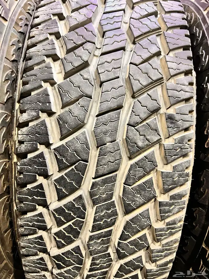 جنوط ميثود 6 مسمار مع كفرات صيني نص حجري مقاس 285 70 17 7