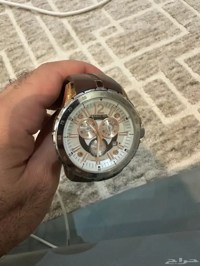 ساعة للبيع 3