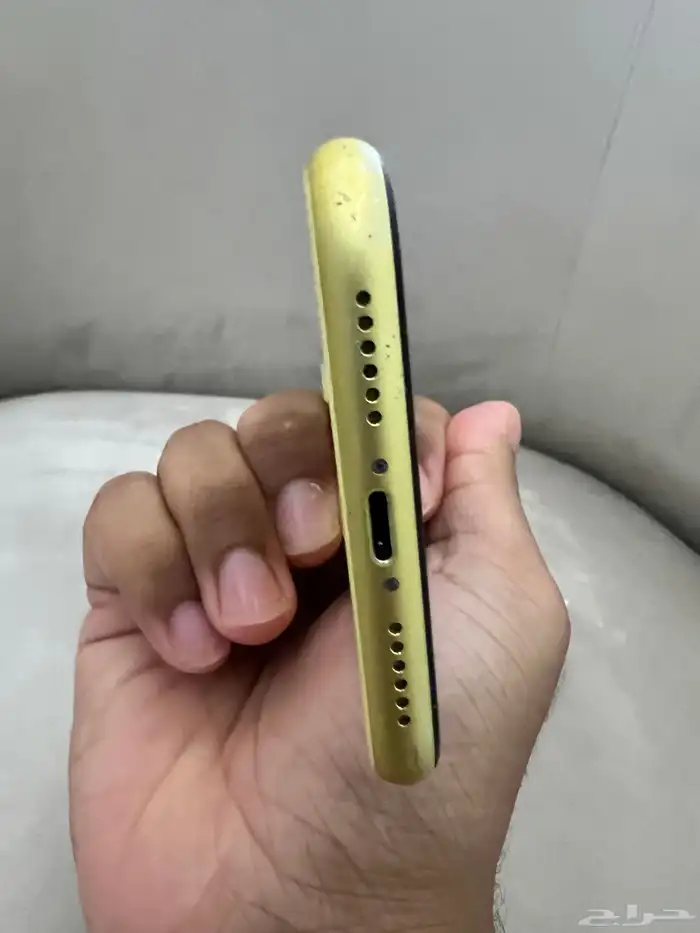 للبيع ايفون 11 نظيف بكل ملحقاته 5