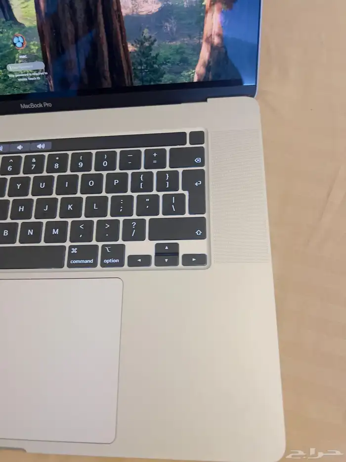 MacBook Pro 16inch. look like new 16GB ram 500gb SSD 1