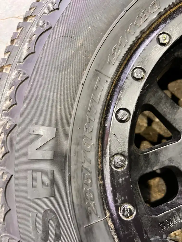 جنوط ميثود 6 مسمار مع كفرات صيني نص حجري مقاس 285 70 17 12