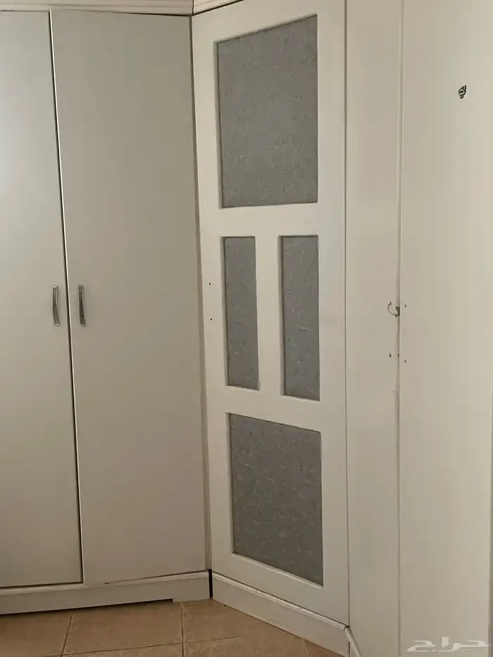 دولاب زاويه نظيف وجديد 2