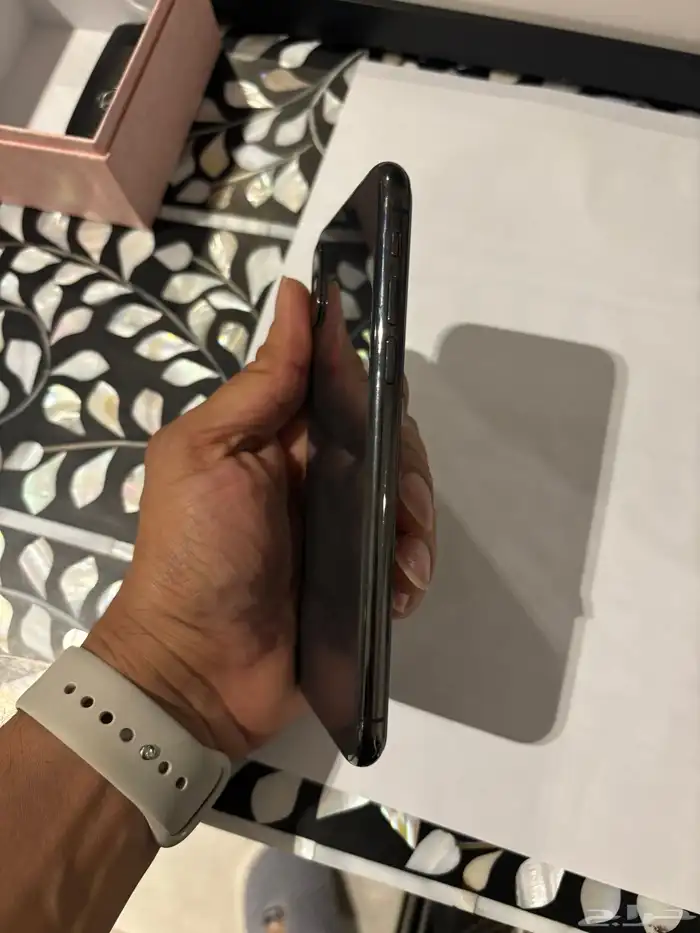 جوال أيفون اكس اس للبيع 3
