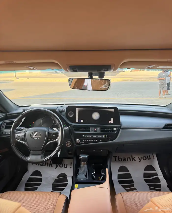 للبيع لكزس CC 2023 - ES350 - بحالة الوكاله 7