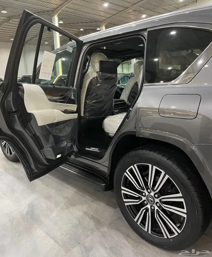 جيب لكزس LX600 اصفار 2025 جديد 5