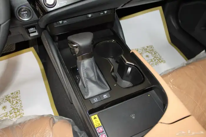 لكزس - ES300 Bh هايبرد - 2024 - نص فل - خليجي 10