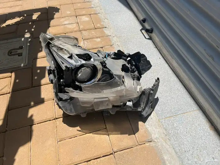 شمعه مازدا 9 CX اصليه مكسوره 0