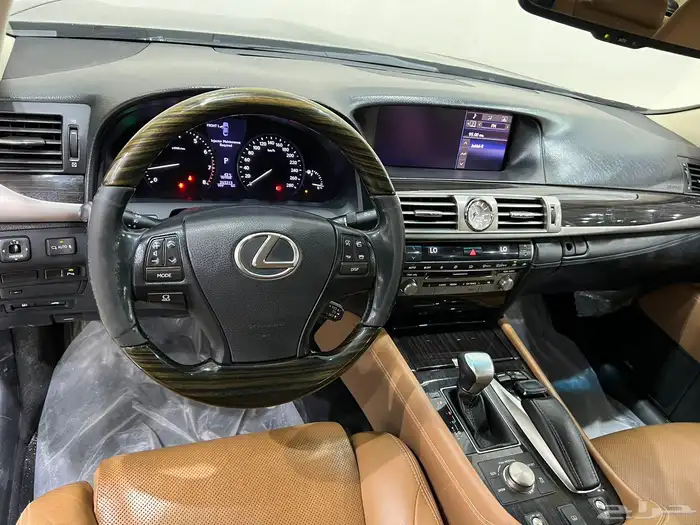 لكزس - LS460 - 2015 - شورت 14