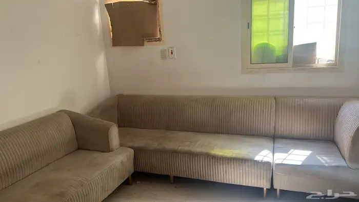 لبيع اثاث مستعمل غرفه نوم يبي لها صيانه ومكيف وفرن وكنب 0