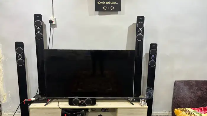 للبيع 5 سماعات مسرحيه 0