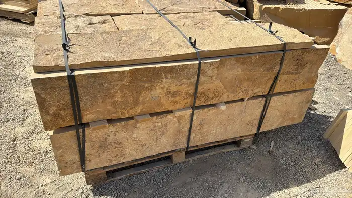 حجر عشوائي و ووجه جبل 0