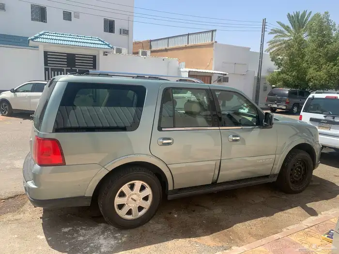 سيارة عائلية 0