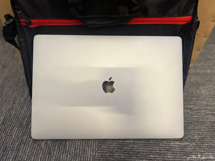 MacBook Pro 16inch. look like new 16GB ram 500gb SSD 9