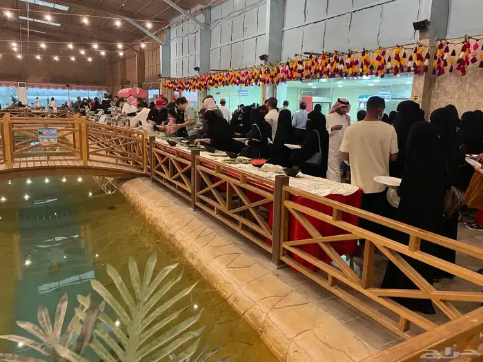 مطعم للايجار مجهز بالكامل 24
