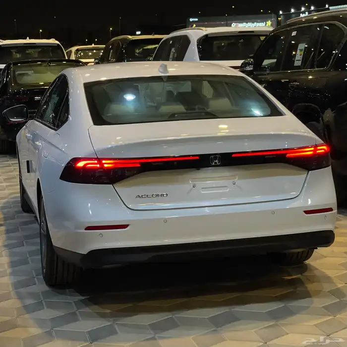 هوندا اكورد نص فل بسعر 126000 شامل الضريبه 1