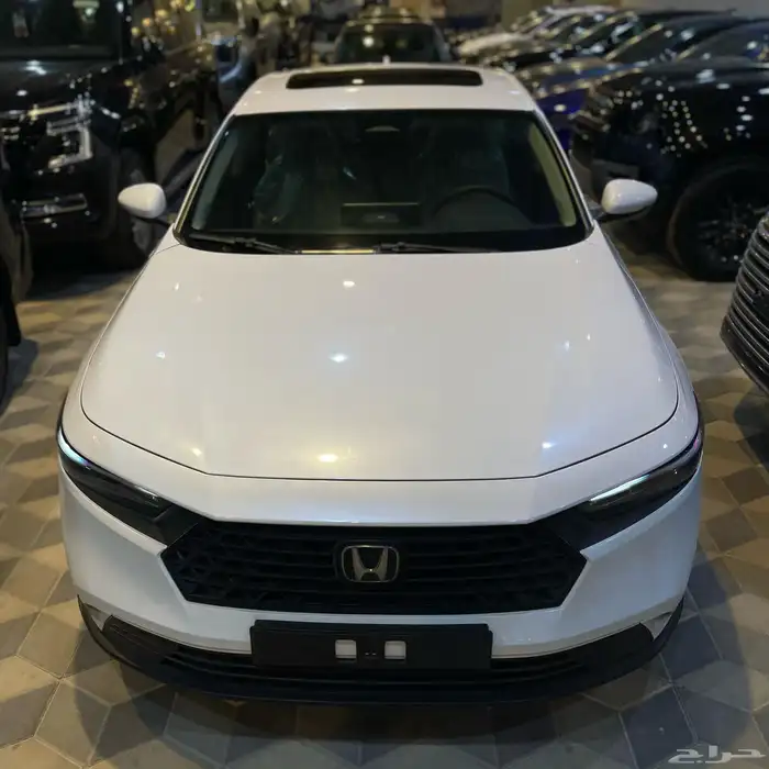 هوندا اكورد نص فل بسعر 126000 شامل الضريبه 10