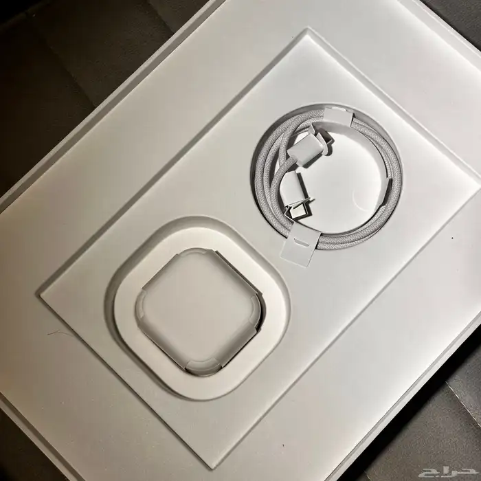 آيباد الجيل العاشر شبه جديد 256 7