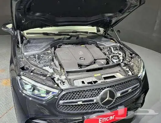 مرسيدس GLC300 موديل 2024 الميموني للاستيراد بكوريا 4