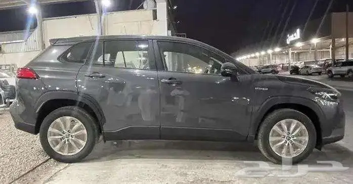 تتوفرفئات كورولا كروس2025 اصفار لمبيعات النقدوالبنك بربح0.35 5