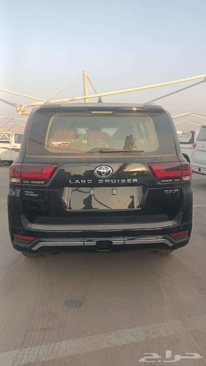 تويوتا لاندكروزر GXR4 بنزين سعودى 2025 اسود 7