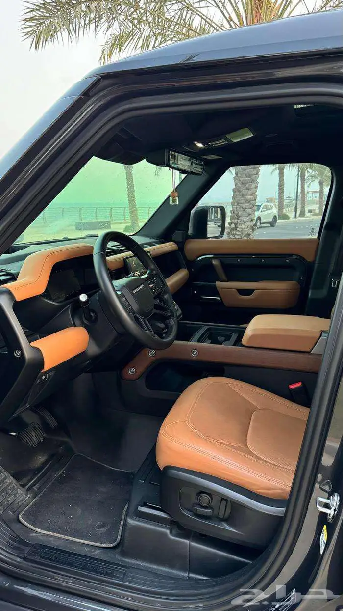 لاندروفر ديفندر HSE 2024 22