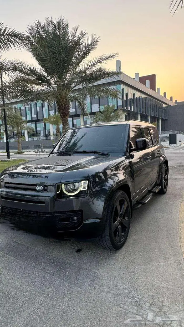 لاندروفر ديفندر HSE 2024 2